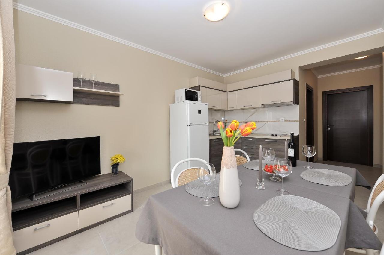 Apartmani Peric 1 Meka Draga Obrovac Bagian luar foto