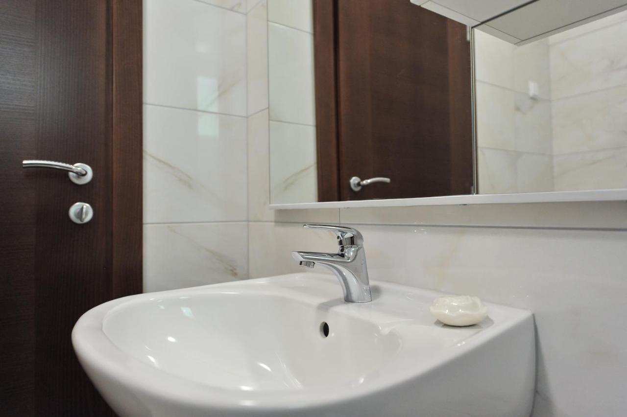 Apartmani Peric 1 Meka Draga Obrovac Bagian luar foto