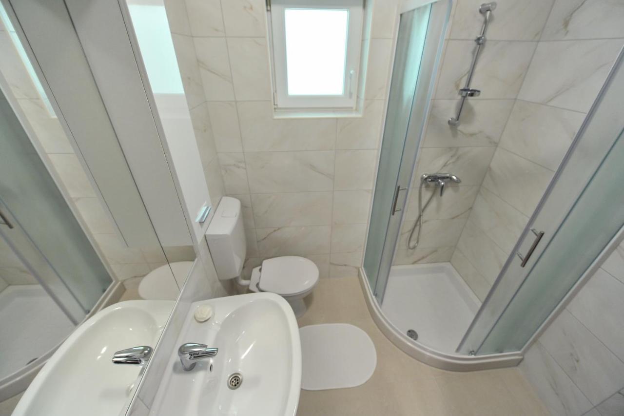 Apartmani Peric 1 Meka Draga Obrovac Bagian luar foto