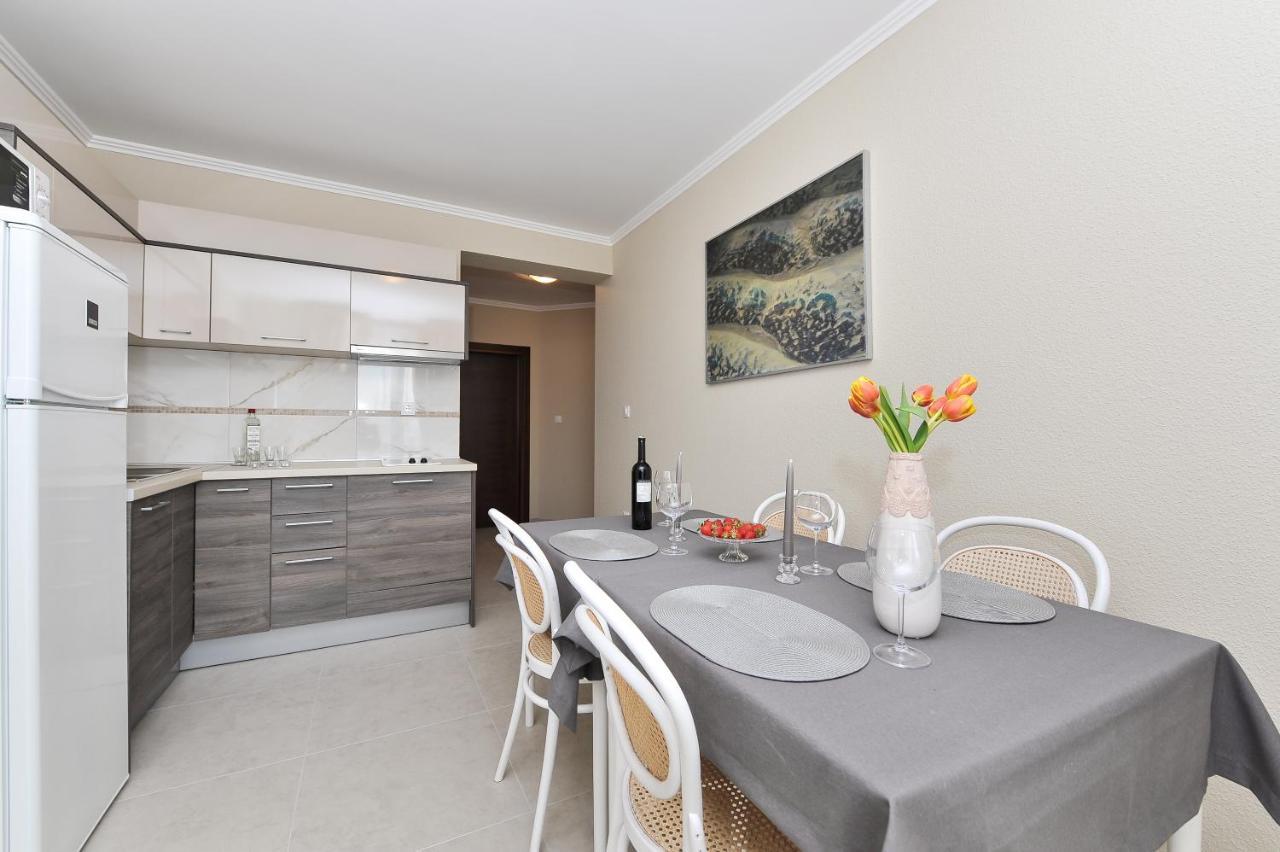 Apartmani Peric 1 Meka Draga Obrovac Bagian luar foto