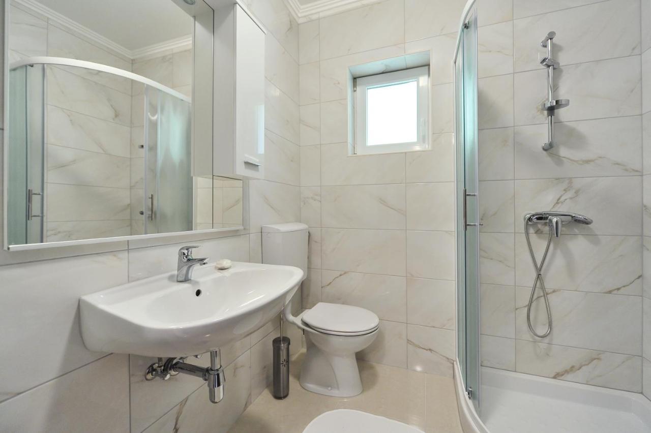 Apartmani Peric 1 Meka Draga Obrovac Bagian luar foto