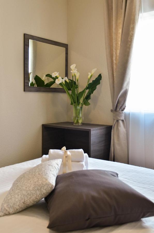 Apartmani Peric 1 Meka Draga Obrovac Bagian luar foto
