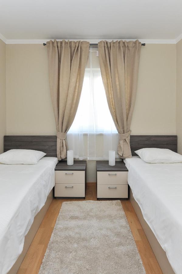 Apartmani Peric 1 Meka Draga Obrovac Bagian luar foto